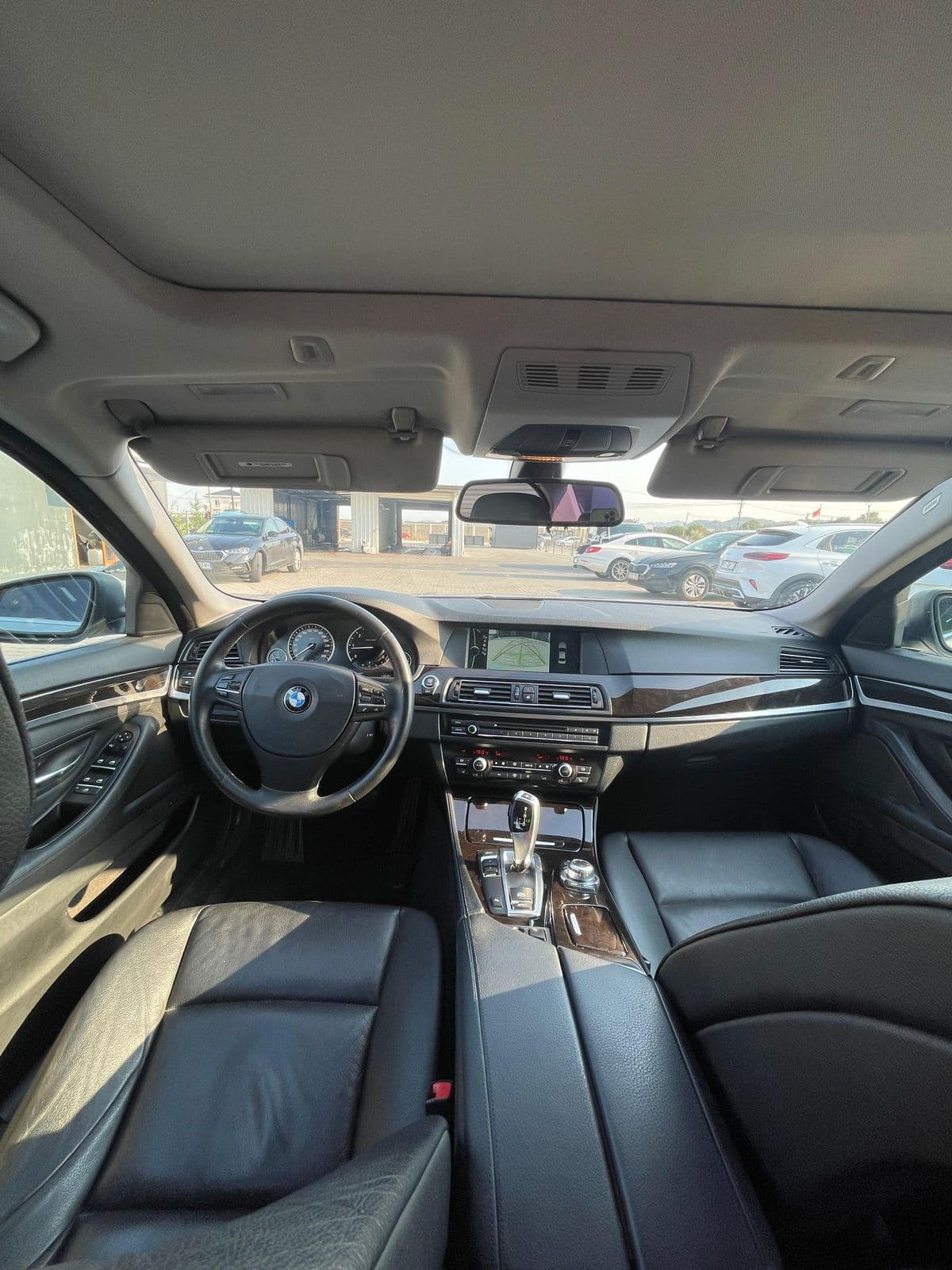 Foto 1 di 8: BMW 520d — annuncio di noleggio auto in Albania